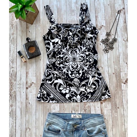 White House black market floral tank top
